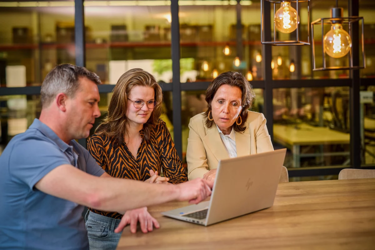 Personas, IT
                                            asset tracking, and CMDB - Device as a Service