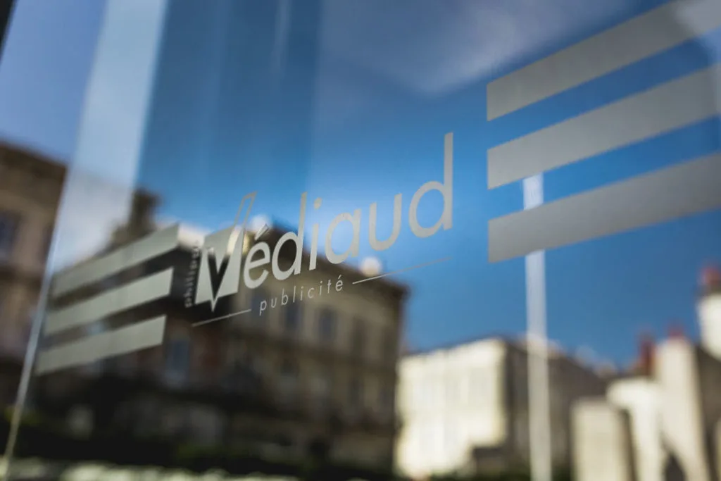 How Philippe Vediaud
                                    Publicite used refurbished IT to reach CSRD goals